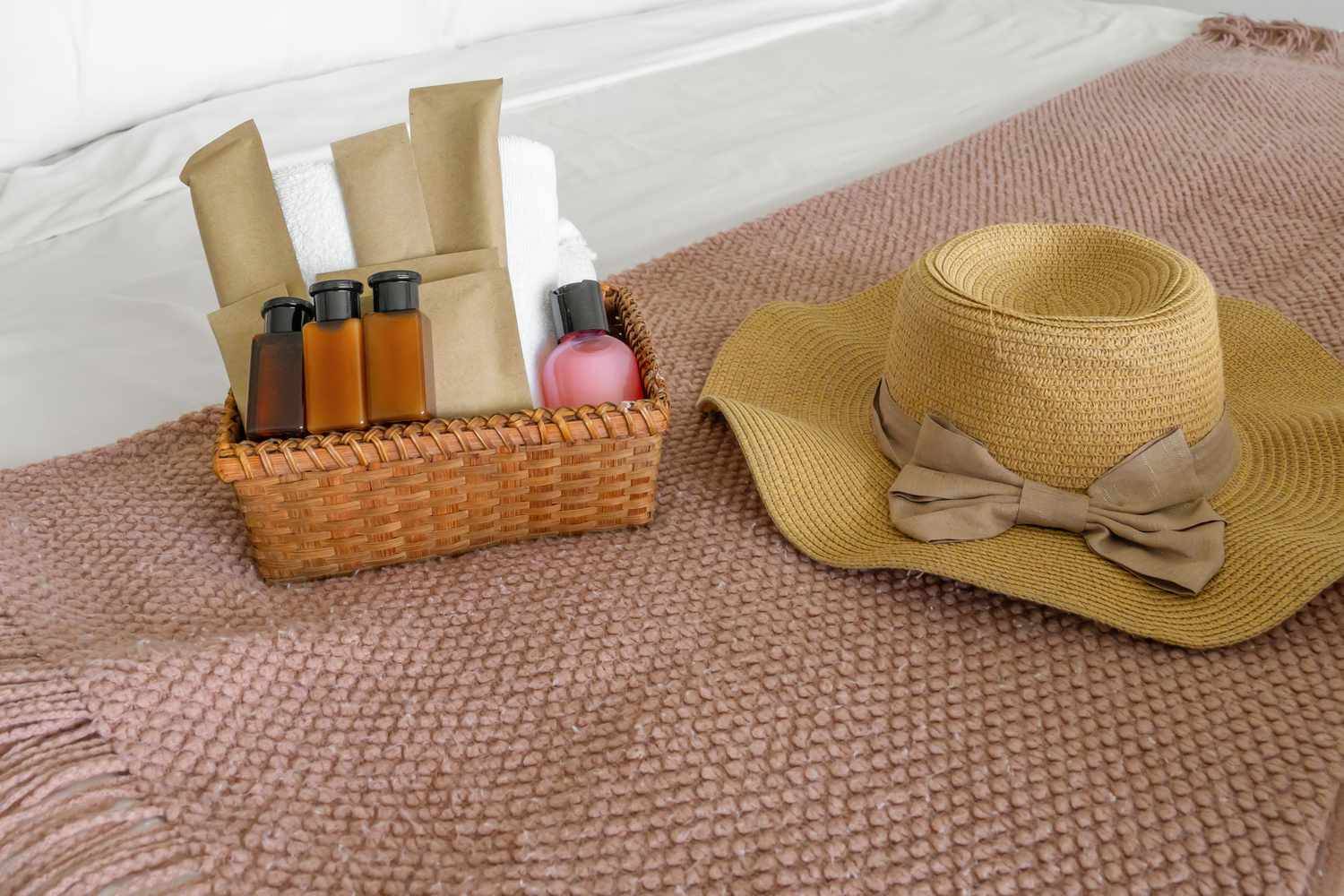 Hotel-Worthy Hosting Touches That Are Guaranteed to Impress All of Your Guests